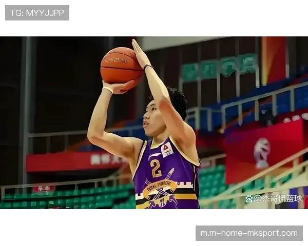 廖三宁突破分球创造机会 年轻后卫展现大局观