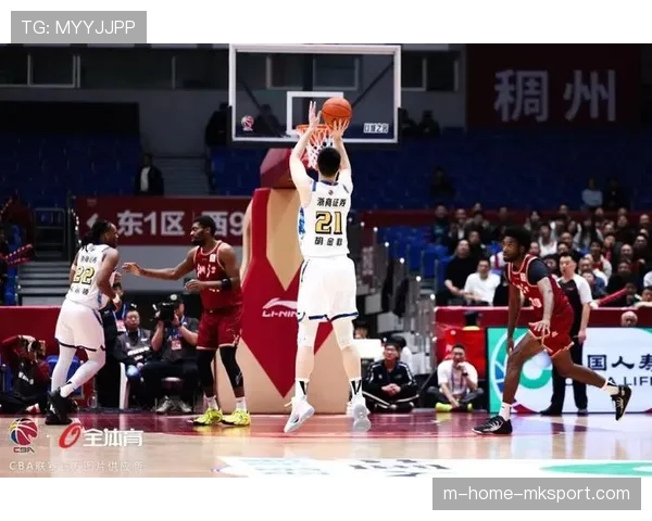 胡金秋桑普森承担大量出场任务 轮休避免收官阶段伤病隐患